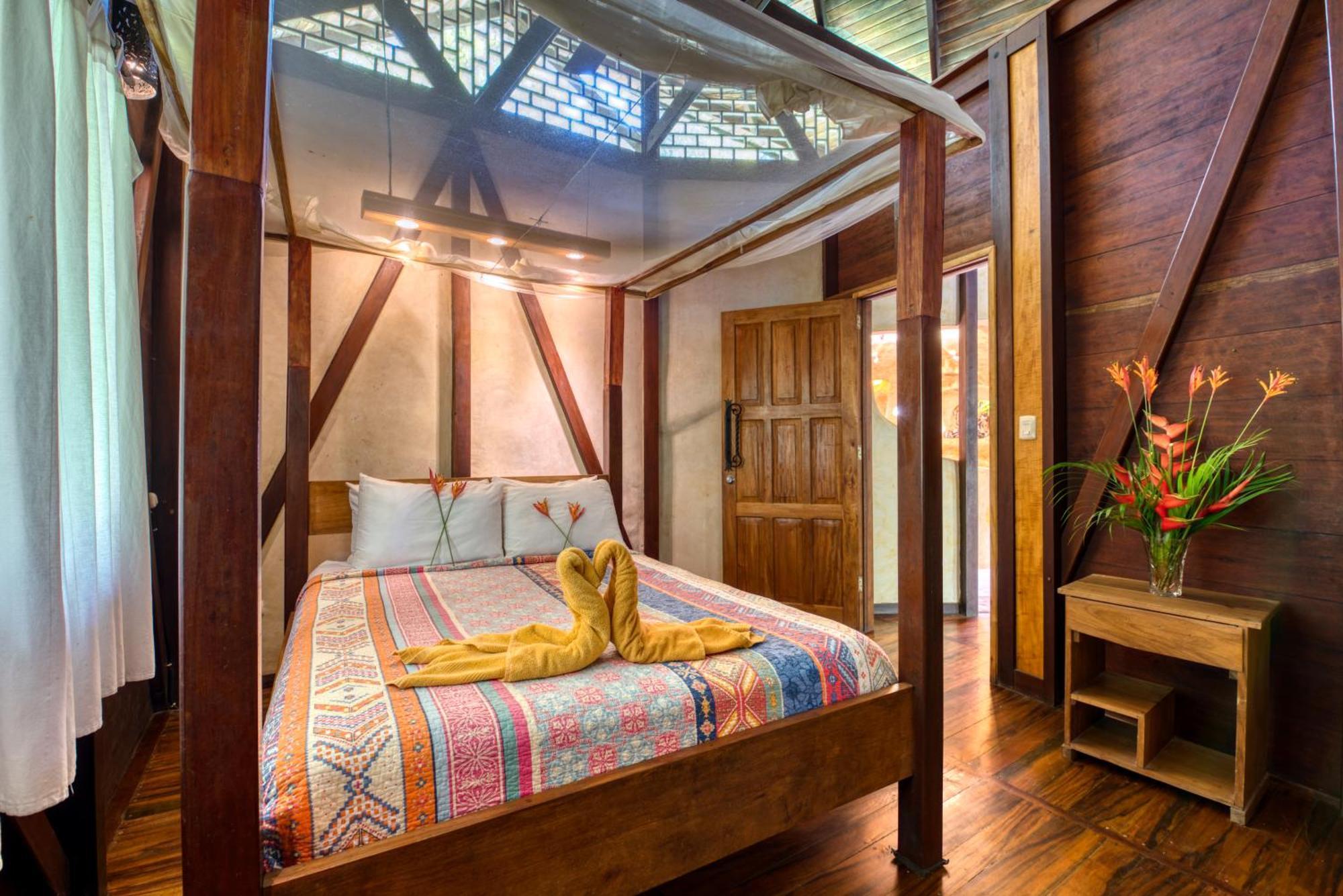 Tree House Beachfront Lodge Puerto Viejo de Talamanca Bagian luar foto