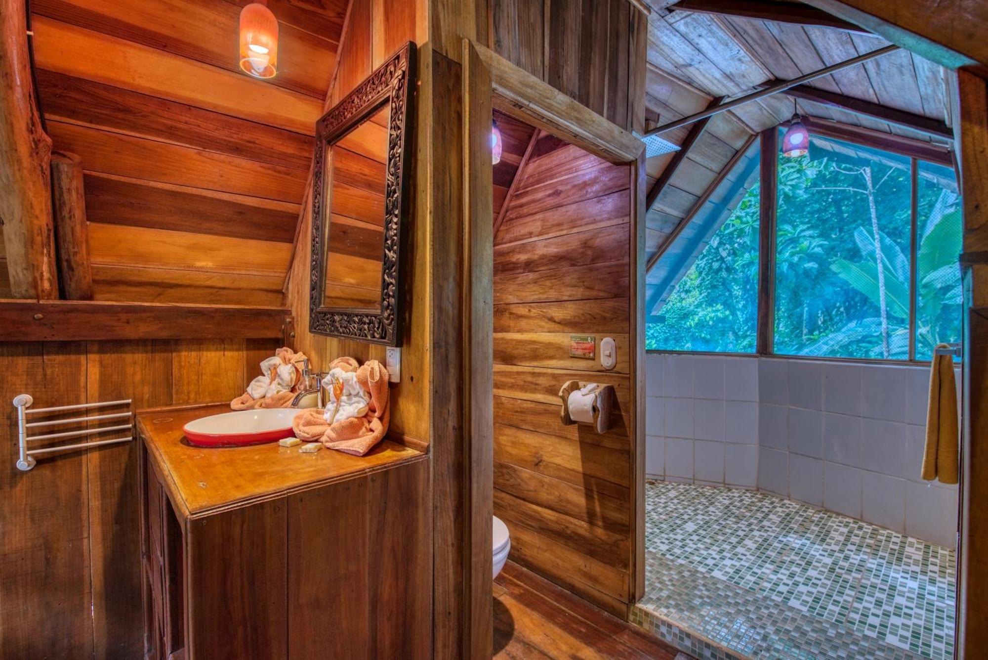 Tree House Beachfront Lodge Puerto Viejo de Talamanca Bagian luar foto