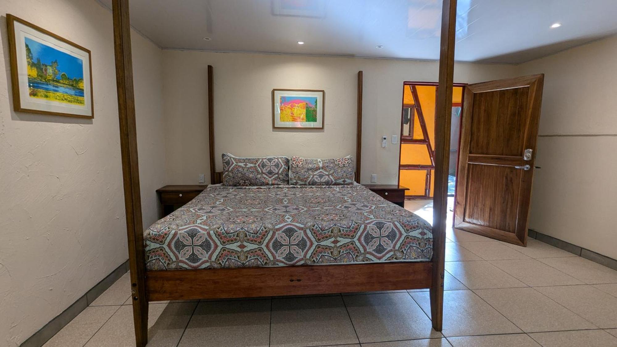 Tree House Beachfront Lodge Puerto Viejo de Talamanca Bagian luar foto